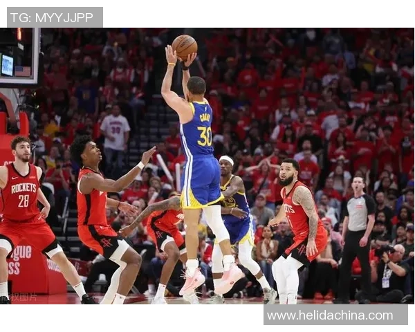 2017年NBA西部决赛第五场勇士与火箭的激烈对决回顾与分析 2017年NBA西部决赛第五场勇士与火箭的激烈对决回顾与分析