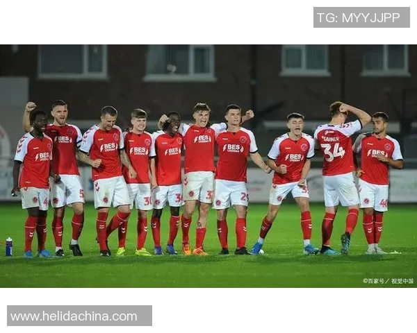 阿贾克斯青年队迎战鹿特丹斯巴达全力争胜展现青春风采